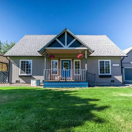 Spacious Family Home With Hot Tub